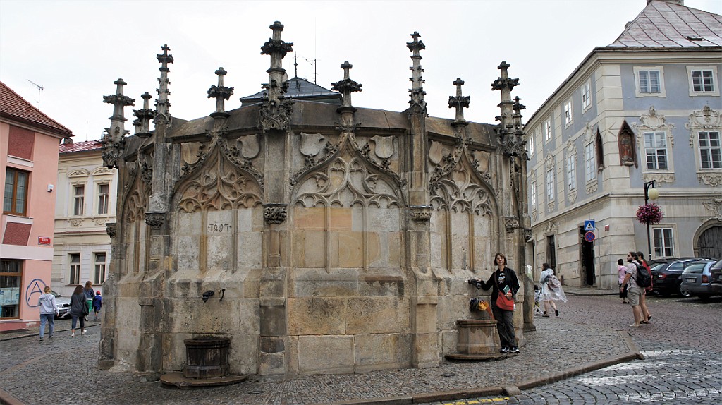 DSC05000 copia.jpg - Kutna Hora la fontana gotica.